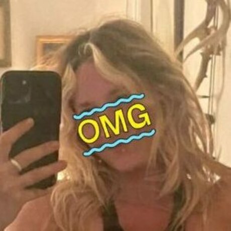 ショートティーンOnlyFans アート裸 画像