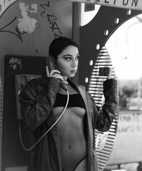 Melisa Aydnalp ヌードスター 画像