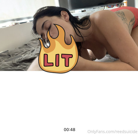 Reedsuicide スター xxx 写真