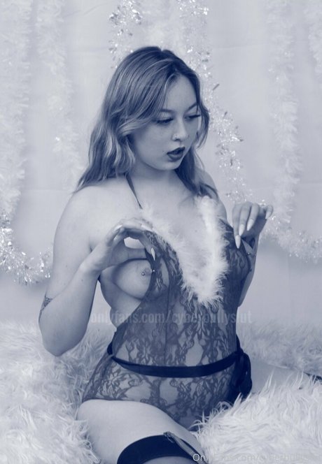 cyberbullyslut スター ヌード 写真