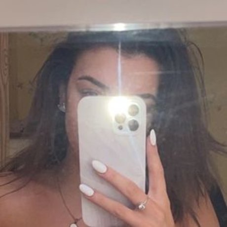 Ella Evans セクシーなスター 画像