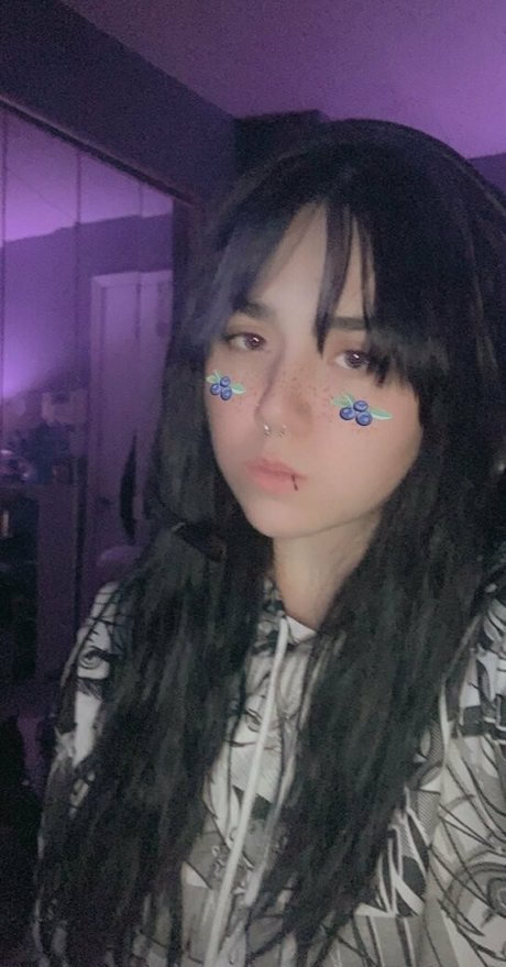 wuvspell 裸のスター 写真