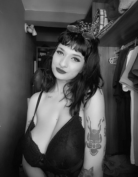 Wila Ribeiro ヌードのポルノスター 写真