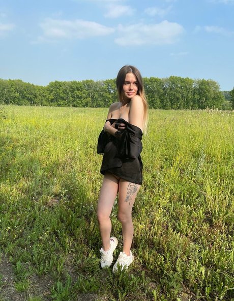 lovelygirlliza 女優 写真