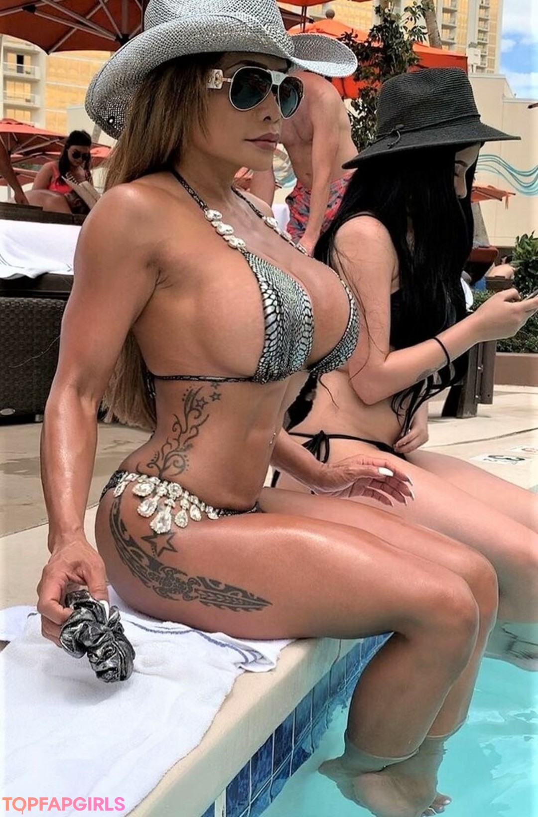 Connie Elizabeth ポルノスター アート アーカイブ