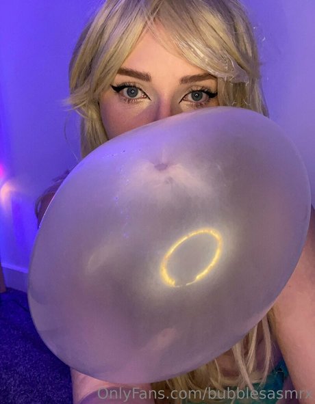 bubblesasmrx ホットなポルノスター 画像