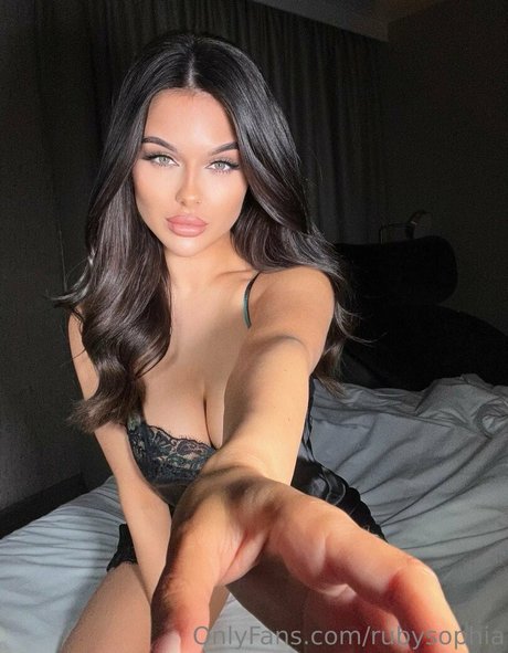 Sophie Ruby Blake 完璧なポルノスター 写真