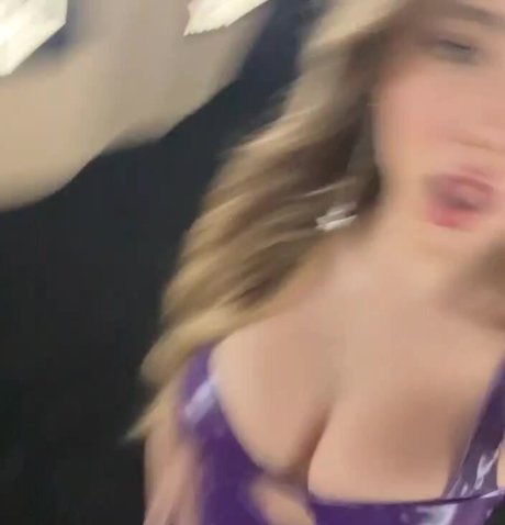 Ava Kolker 素敵な女優 写真