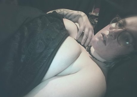 iamthepuppet セックスポルノスター 写真