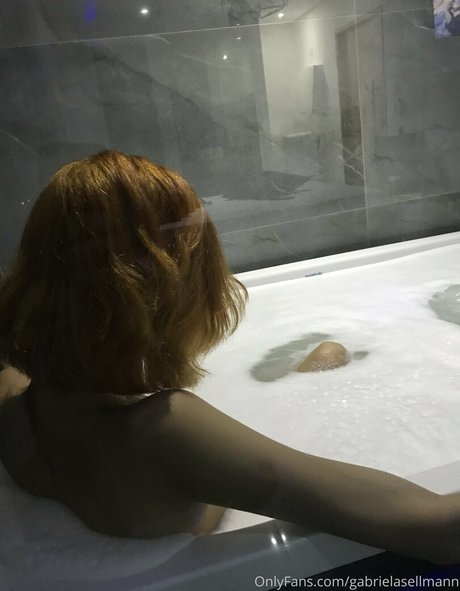 gabrielasellmann ポルノモデル 写真
