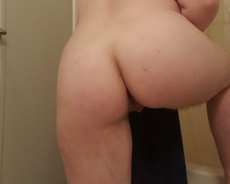 小さいチンポのシーメールOnlyFans 裸 画像