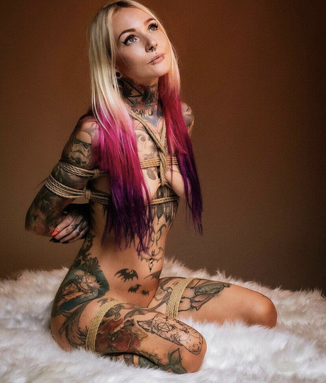 KristyVonKashyyyk 裸の女優 写真