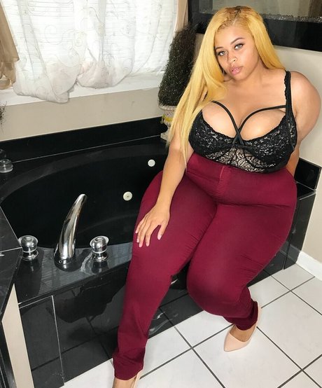 Jasmine Gunn トップスター 写真