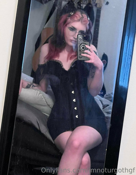 imnoturgothgf モデル 写真