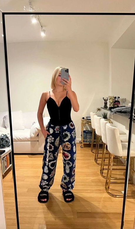 Sarah Snyder ポルノスター パーフェクト 画像