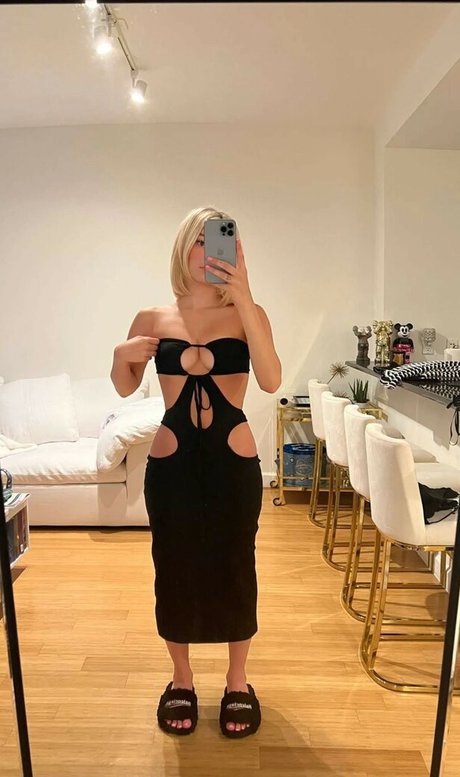 Sarah Snyder ポルノモデル 写真