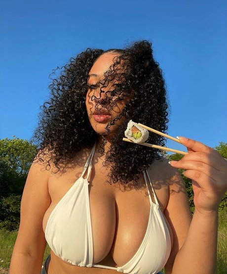 Danielle Ramona エロティックなモデル 画像