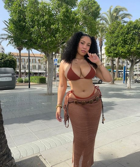 Danielle Ramona 完璧なスター 写真