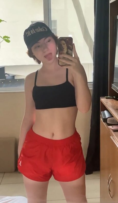 熟女の手コキOnlyFans HD 画像