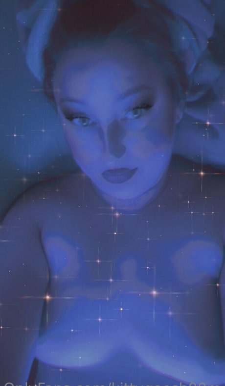 kittygoesb00m ポルノスター 写真