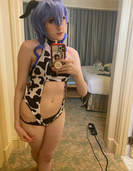 Mangoloo Cosplay かわいいポルノスター 画像
