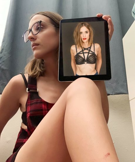 Ashley Victoria Robinson ポルノスター 写真