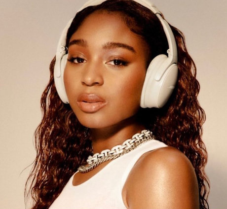 Normani Kordei ヌードモデル 画像