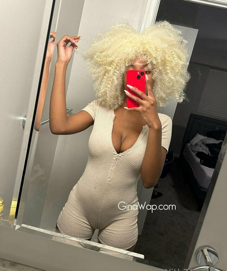 ヌード 屋外 OnlyFans 美しい 画像