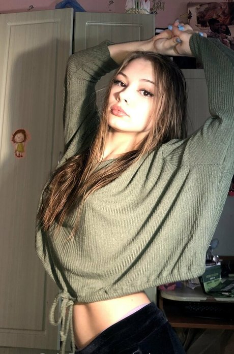 arina supreme アダルトスター 写真