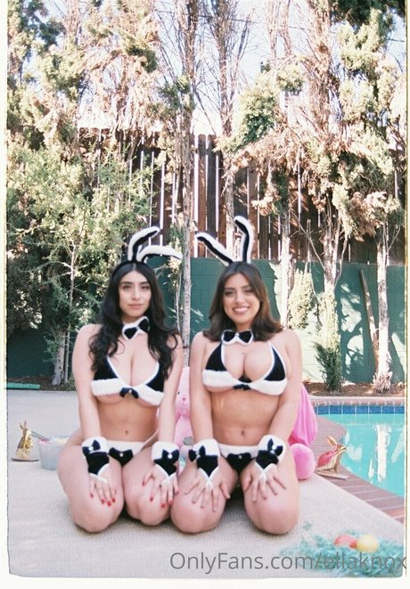 ellaknox アダルト女優 写真