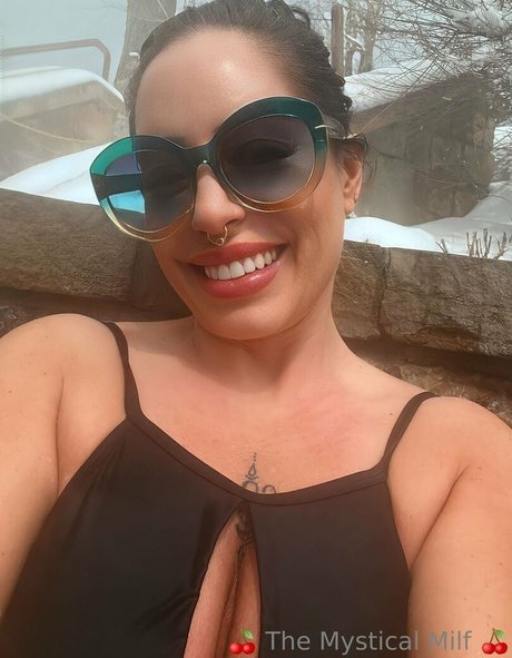 enchantressselenafree ポルノモデル 画像