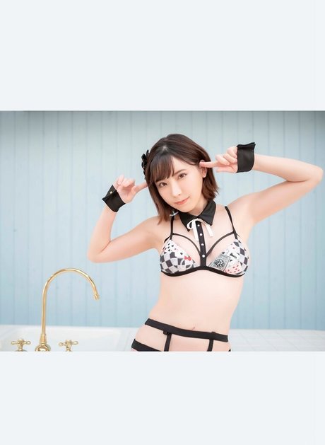 Eimi Fukada 裸のポルノスター 画像