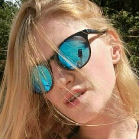 lelbloom top profile image