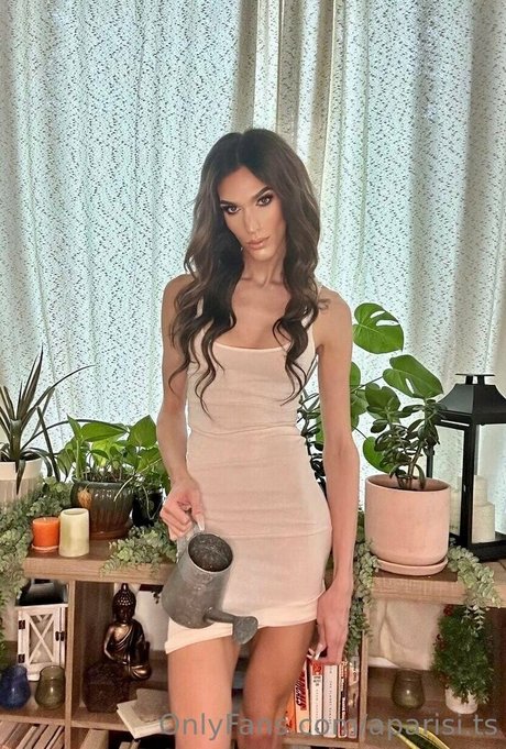 aparisi ts エロティック女優 画像