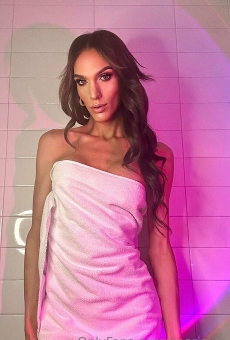 aparisi ts セクシーなポルノスター 写真