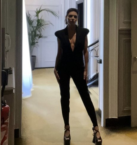 Lisa Rinna アート女優 写真