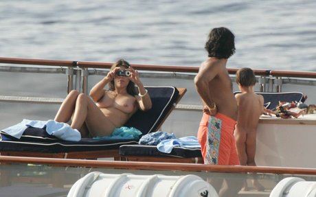 Elizabeth Hurley エロティックなスター ギャラリー