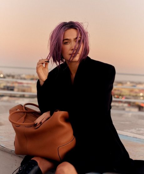Haley Lu Richardson 独占スター 写真