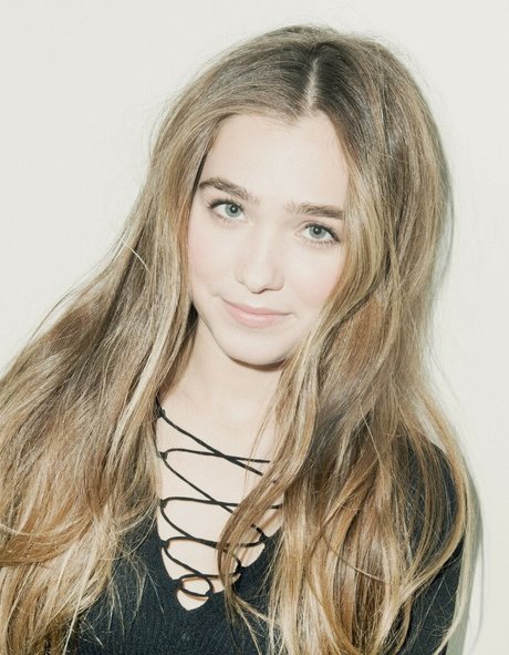 Haley Lu Richardson セクシーなスター 写真