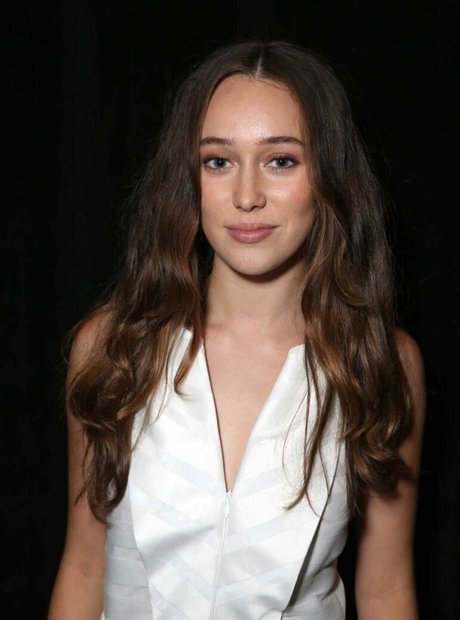 Alycia Debnam Carey XXXモデル 写真