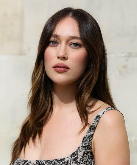 Alycia Debnam Carey ヌード女優 ギャラリー