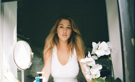 ぽっちゃり巨乳オンリーファンズ トップ 画像