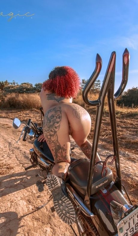 Varias Em Um 裸のモデル 写真