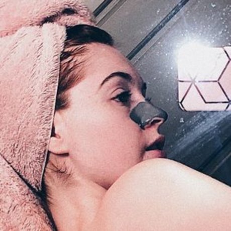 danielleboker 裸の女優 写真