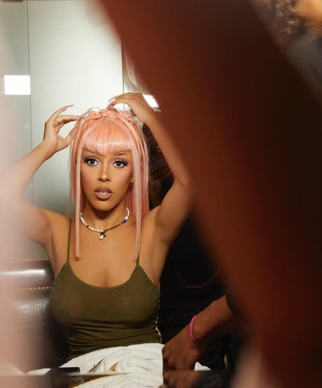 Doja Cat アート女優 画像
