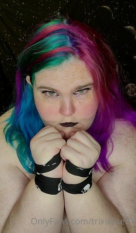 trixiefae21 ポルノモデル 写真
