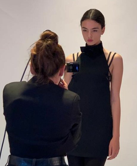 Deva Cassel ポルノスター セクシー 写真