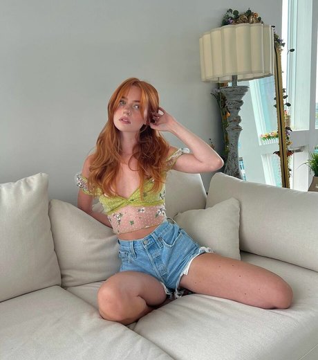 Kennedy Walsh アートスター 写真