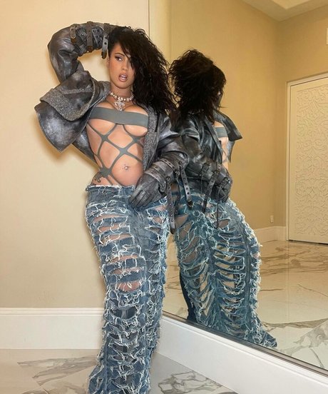 Kali Uchis XXXモデル 写真