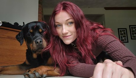 ゴス・ポーグ・オンリーファンズ ヌード 写真